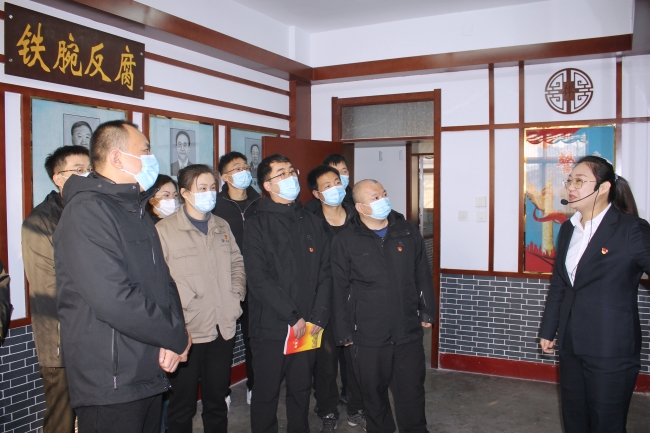 参观党建宣教基地 参观党建宣教基地