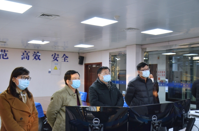 刘建华副市长检查南阳管理处中控室