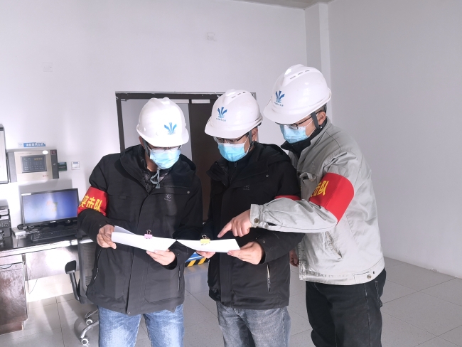 应急突击队检查重要建筑物须水河节制闸
