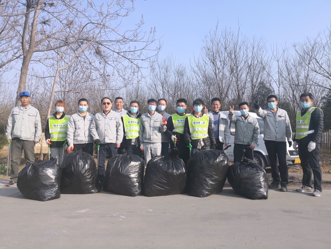 与劳动成果合影 与劳动成果合影