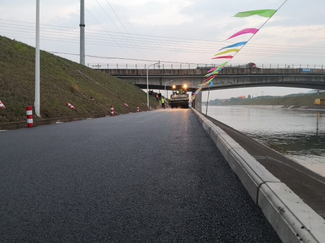 精细维护之沥青路面铺筑