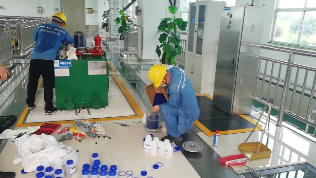 淇河节制闸现场工作图