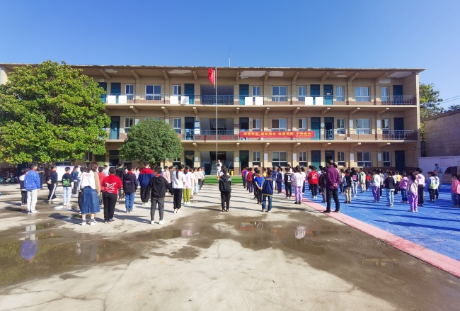 到韩村小学进行防溺水宣传