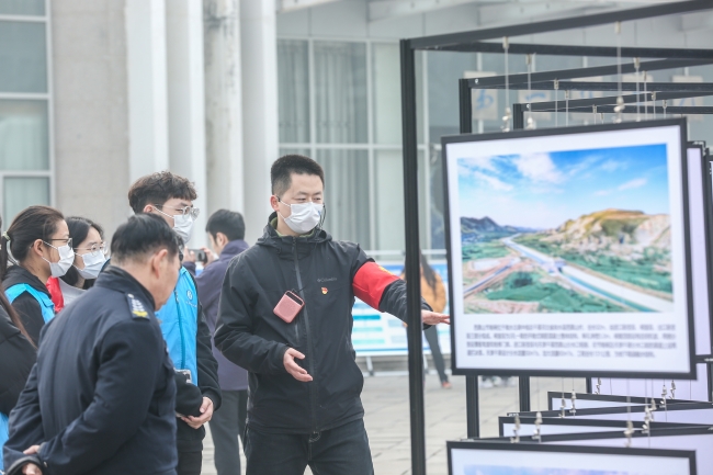 一幅幅珍贵的图片真实记录了跨越半个世纪