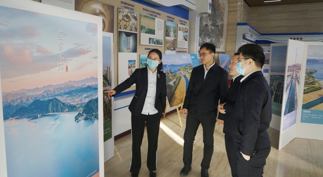 参观主题展