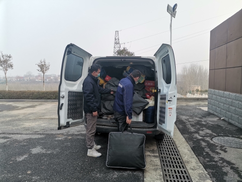 驻守现场图片