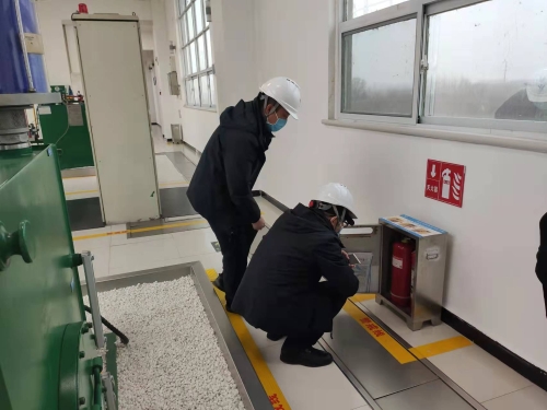 检查消防器材情况