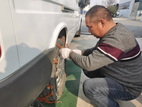 张师傅讲解拆装防滑链 (2)