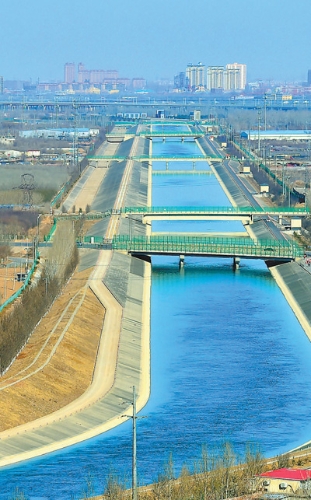 南水北调中线工程河北段石家庄市干渠风貌。张腾扬 张晓峰摄影报道